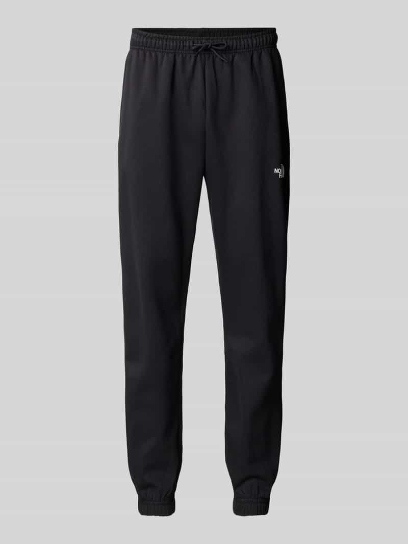 The North Face Regular tapered fit sweatpants met labelprint