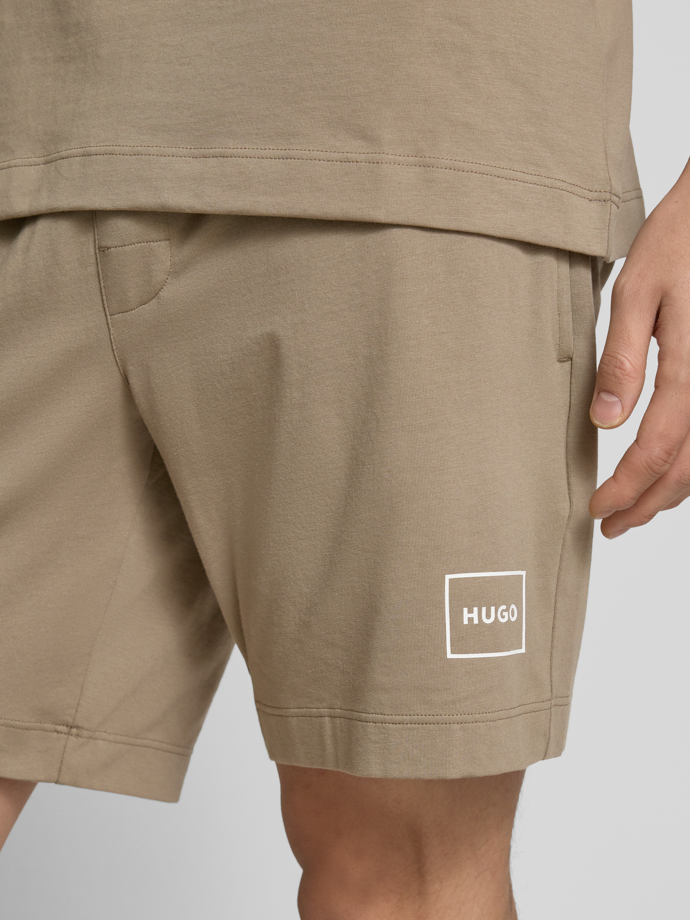 HUGO Regular fit sweatshorts met labelprint model 'Laze'