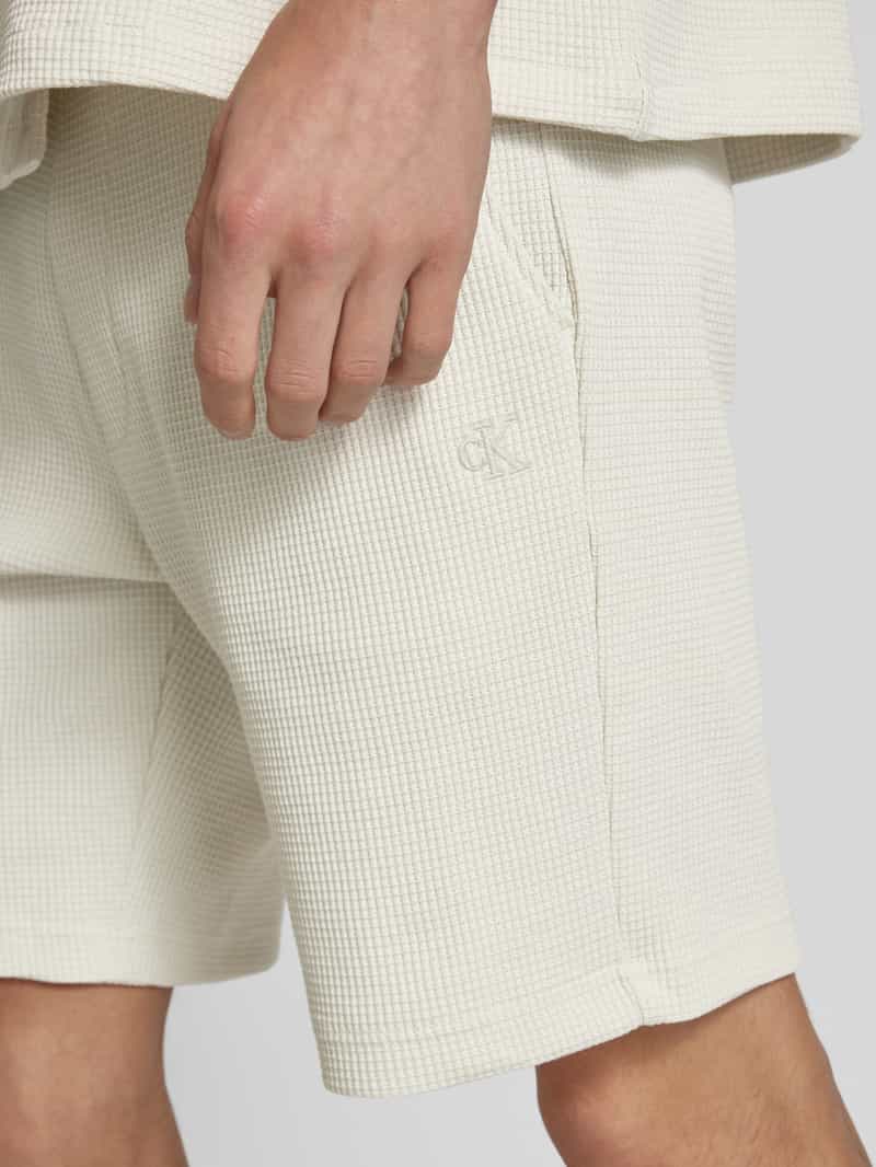 Calvin Klein Jeans Korte regular fit broek met structuurmotief