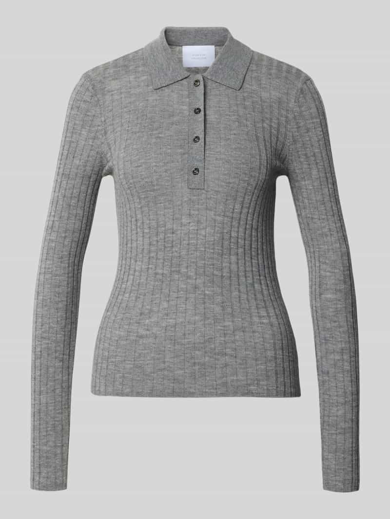 Style Icon Collection Henley-shirt van wol curated by Viky Rader