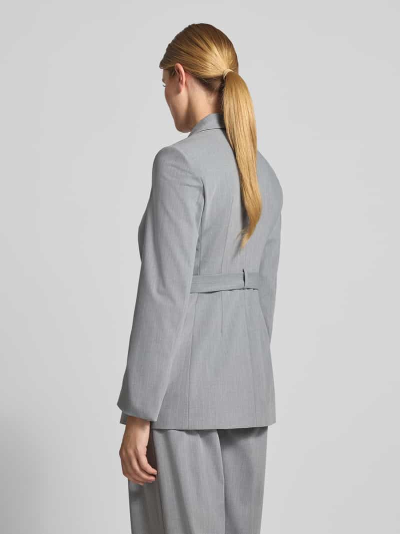 Style Icon Collection Elegante blazer met strikdetail curated by Viky Rader