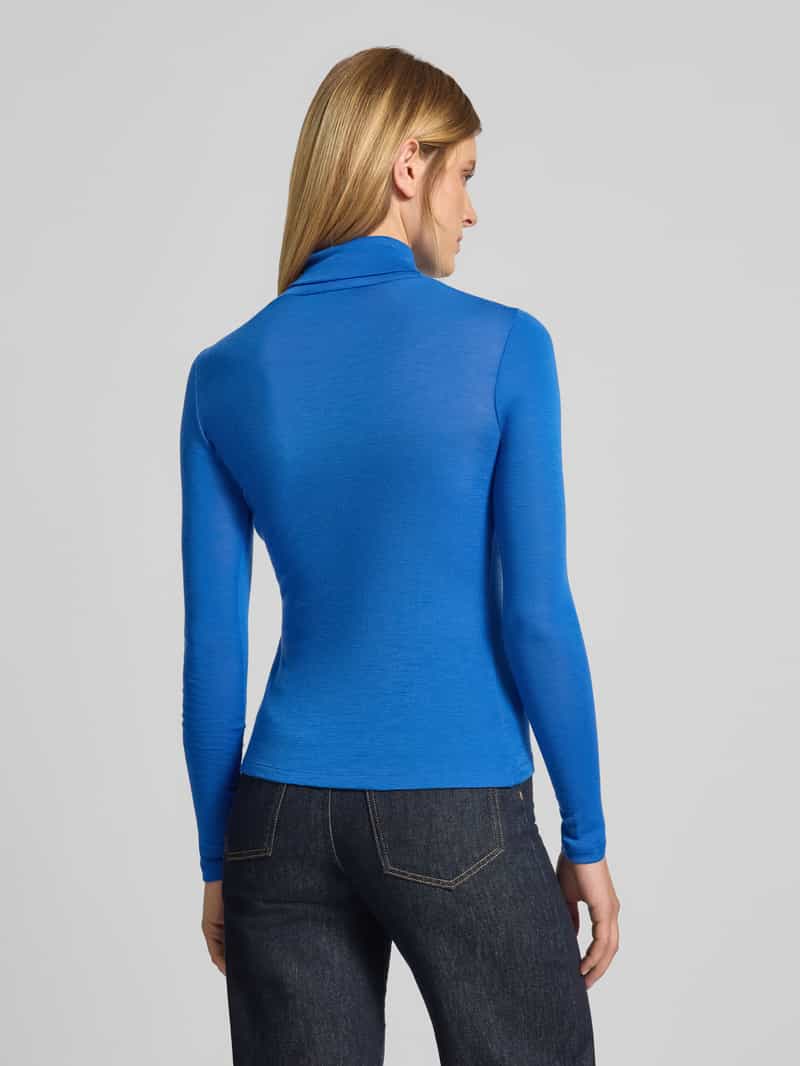 Style Icon Collection Fijn colshirt van wol curated by Viky Rader