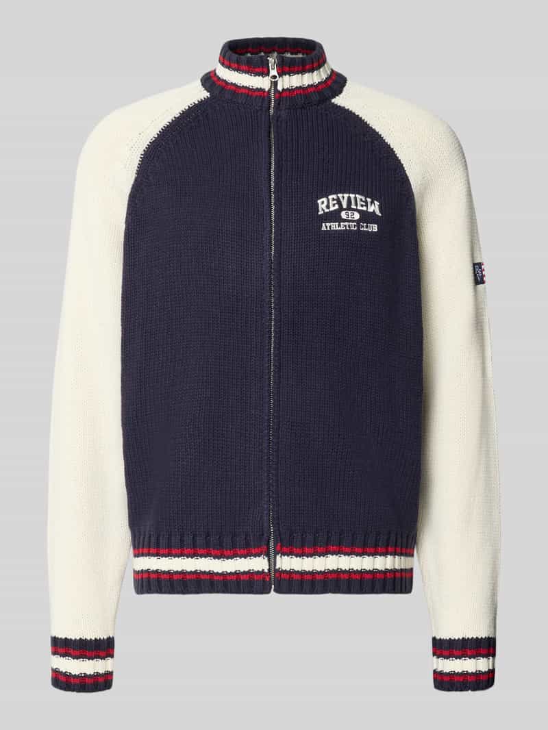 REVIEW Gebreid jack met opstaande kraag en contrasterende strepen