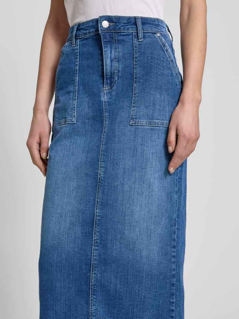 b.Young Jeansrok met steekzakken opzij model 'Komma'