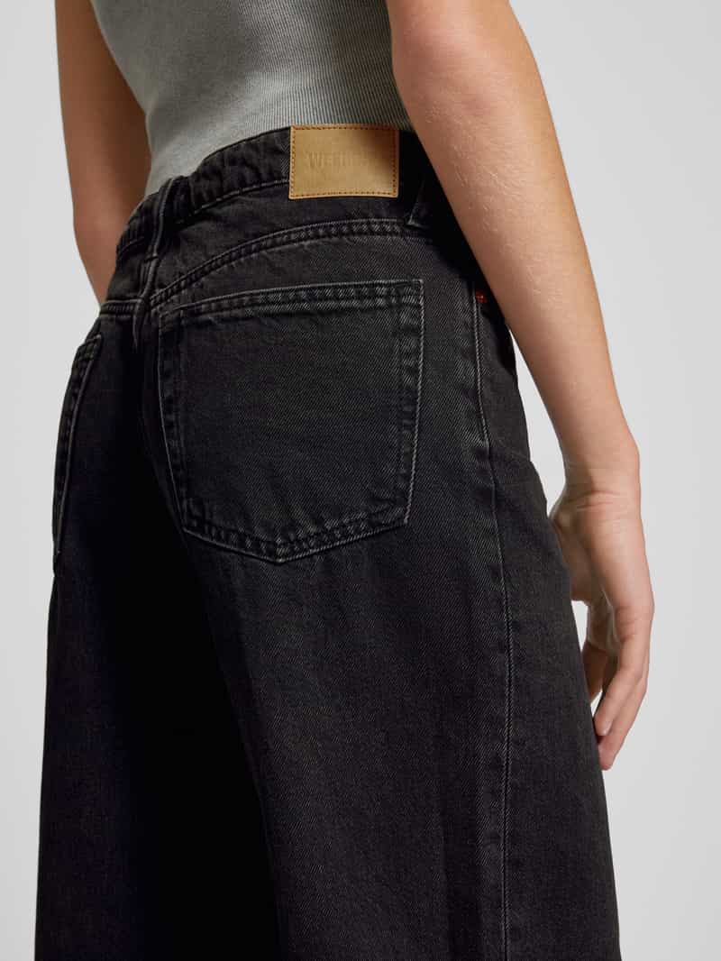 Weekday Loose fit jeans in 5-pocketmodel model 'Ample'