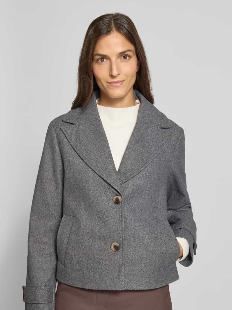 Vila Jack met reverskraag model 'SOLO'
