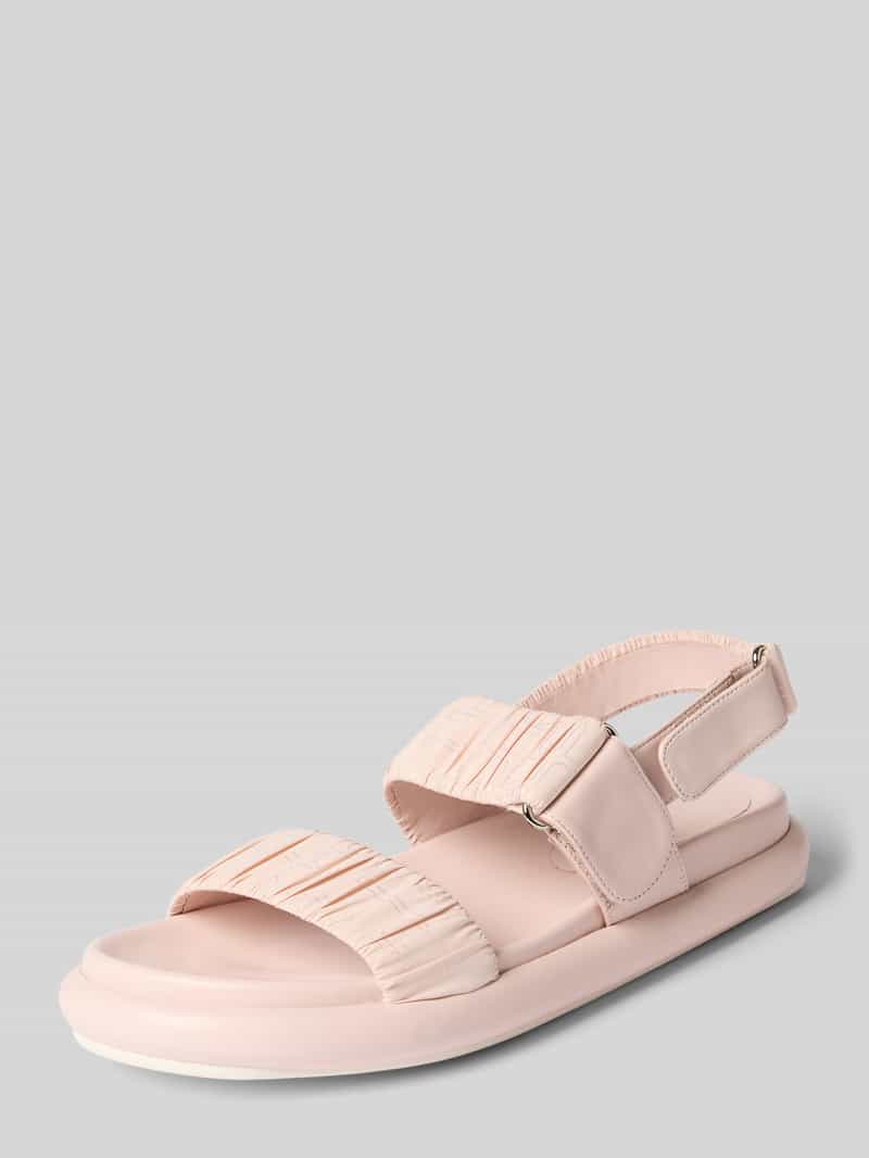 Sandaal van leer met klittenbandsluiting