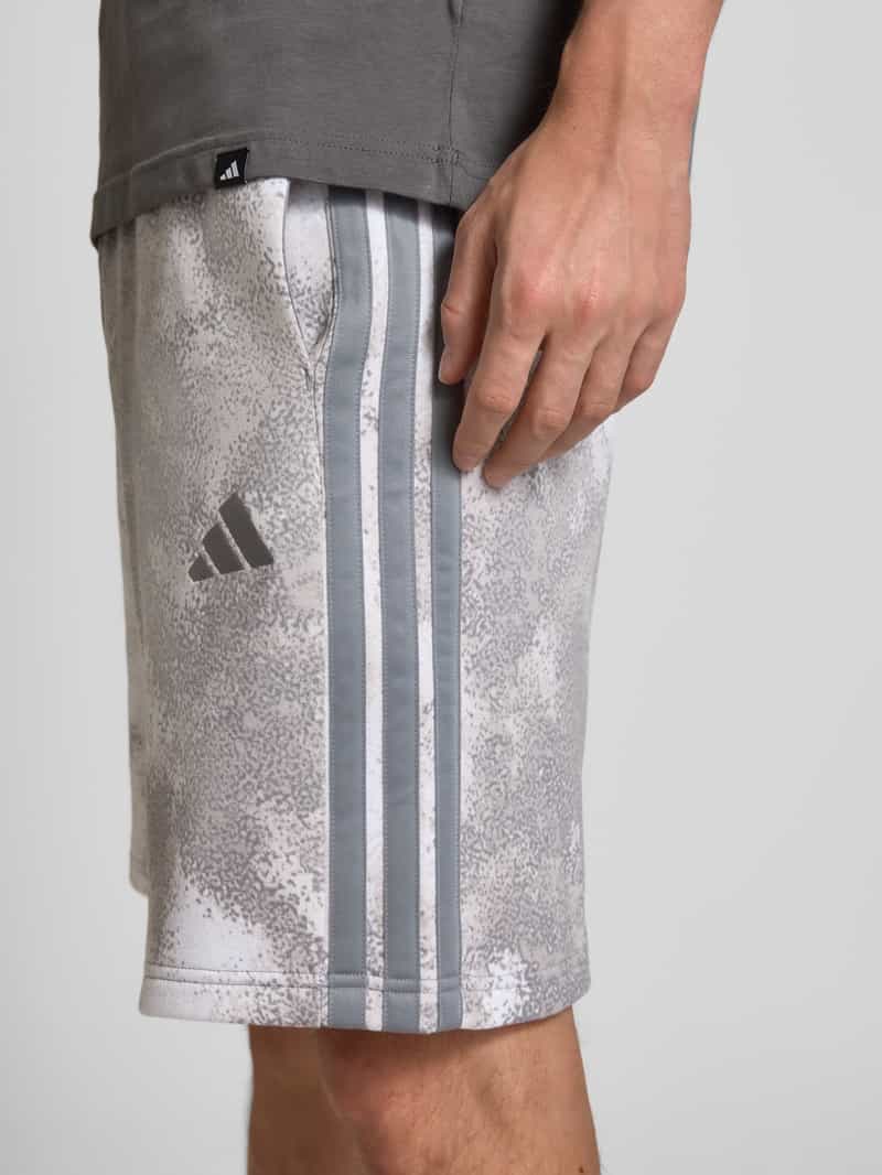 ADIDAS SPORTSWEAR Korte broek met labelstitching en elastische band