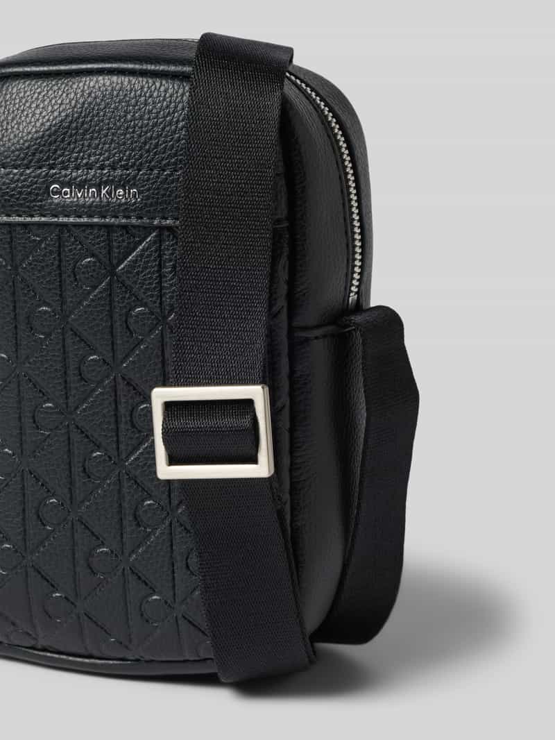CK Calvin Klein Schoudertas met doorgestikte naden en labeldetail