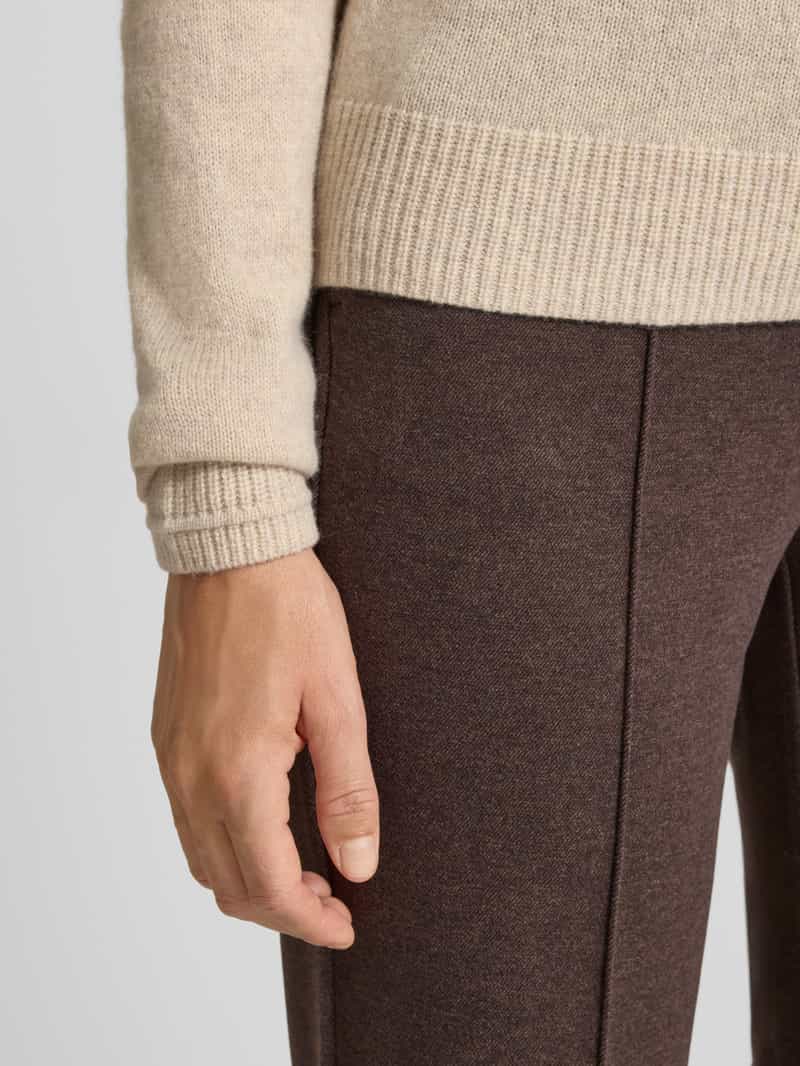 Christian Berg Woman Flared stoffen broek met vaste persplooien