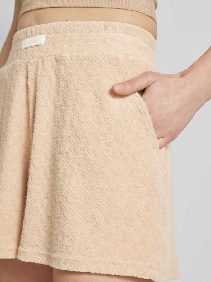 Guess Activewear Korte regular fit broek met structuurmotief model 'LOLA'