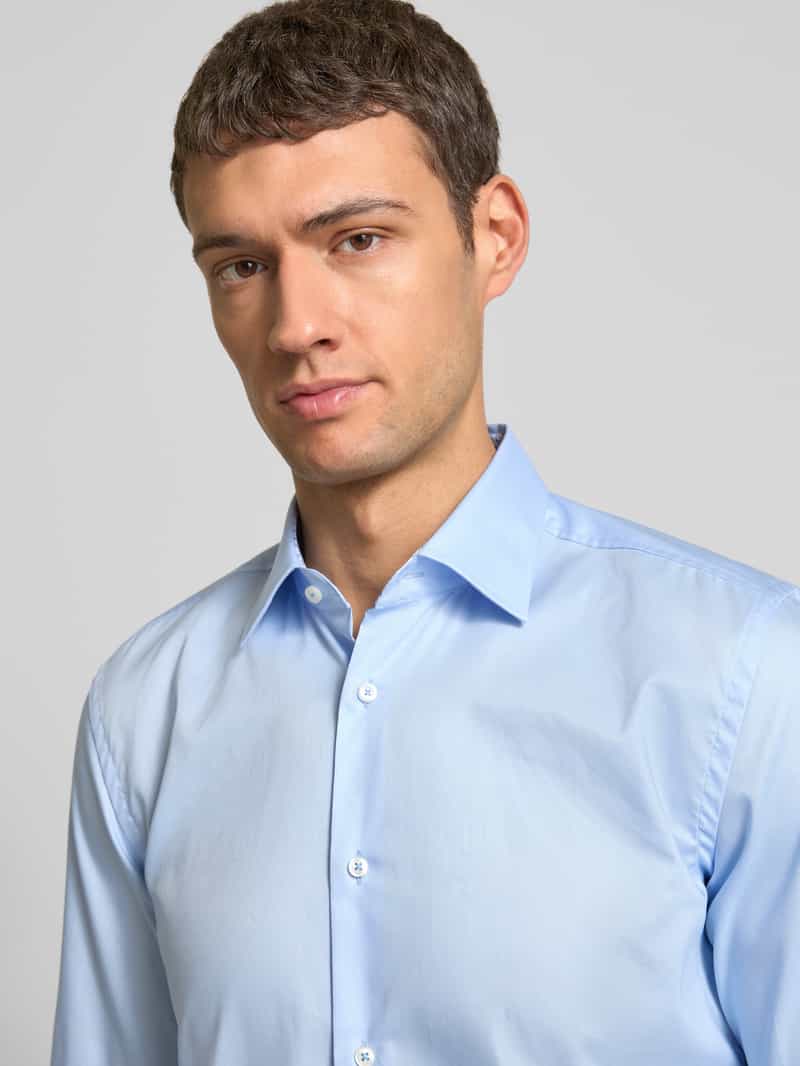 Boss Regular fit zakelijk overhemd van viscose met kentkraag