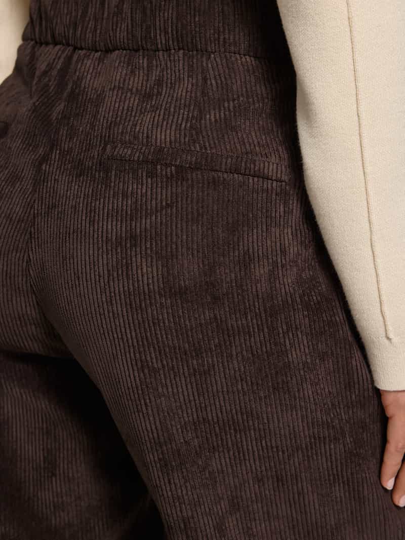 MAC Flared corduroy broek met paspelzakken aan de achterkant model 'CHIARA'