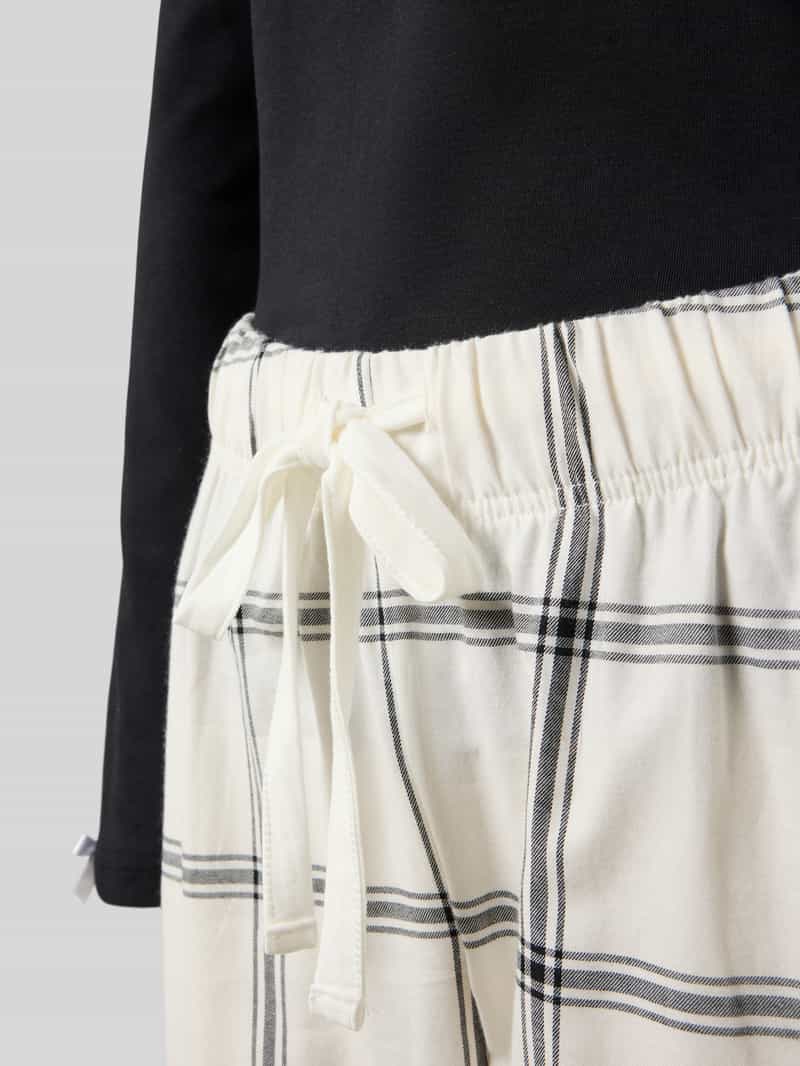 LOUIS & LOUISA Pyjama met stitching model 'Wohlfühl-Momente'