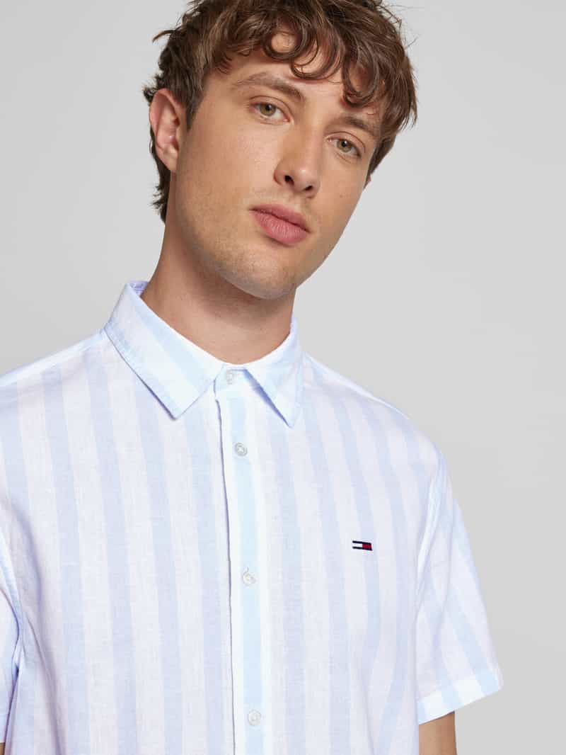 Tommy Jeans Regular fit vrijetijdsoverhemd van een mix van katoen en linnen