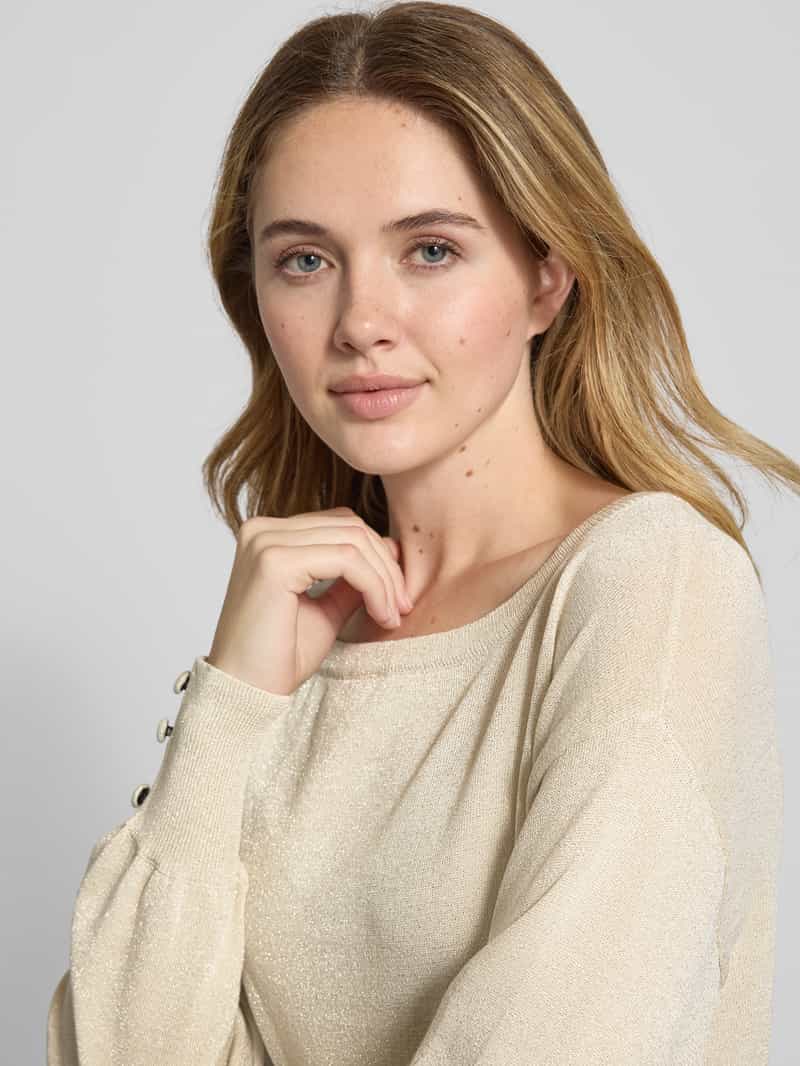 b.Young Gebreide pullover met sierknopen model 'MOBBE'