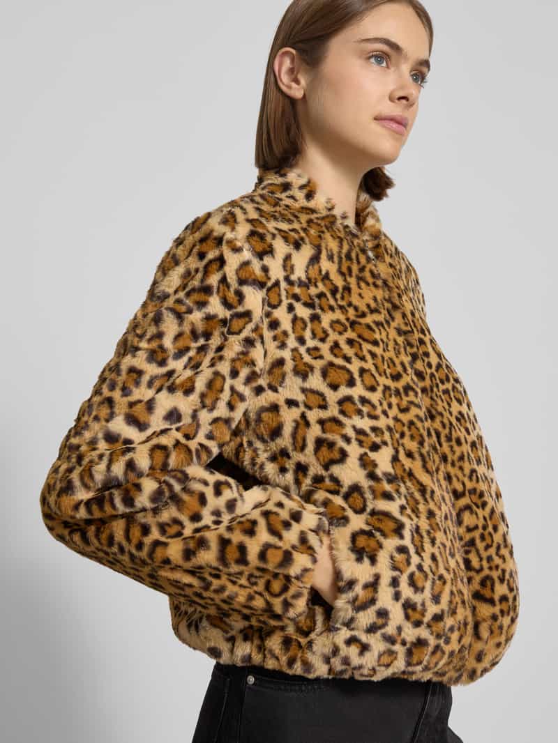 Vero Moda Regular fit jack van imitatiebont met all-over motief model 'SONJALIGA'