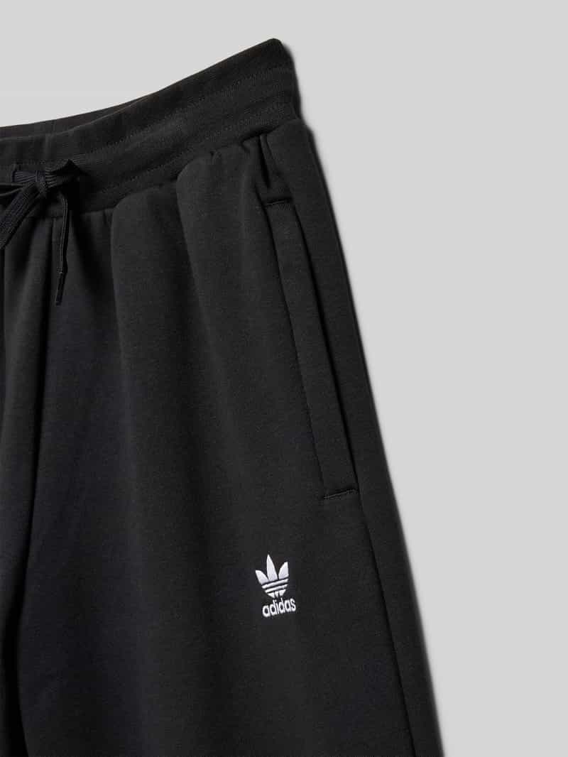 adidas Originals Wide fit sweatpants met logostitching