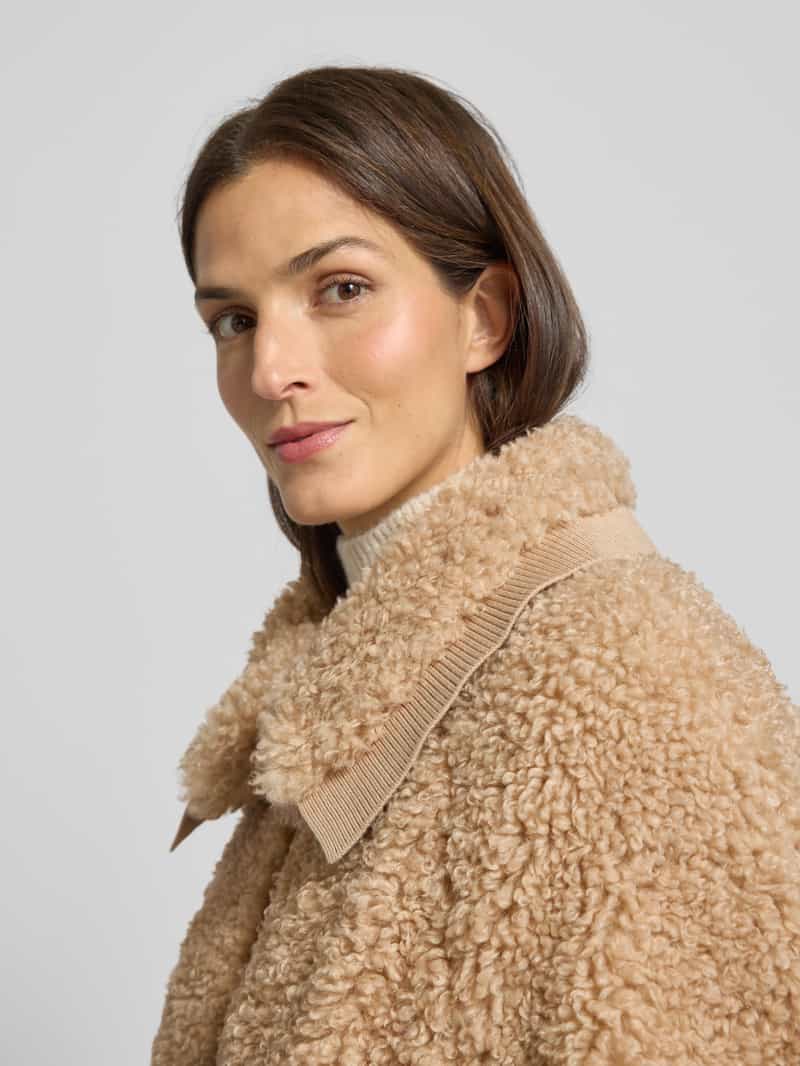 Essentiel Antwerp Loose fit jack van imitatiebont met platte kraag