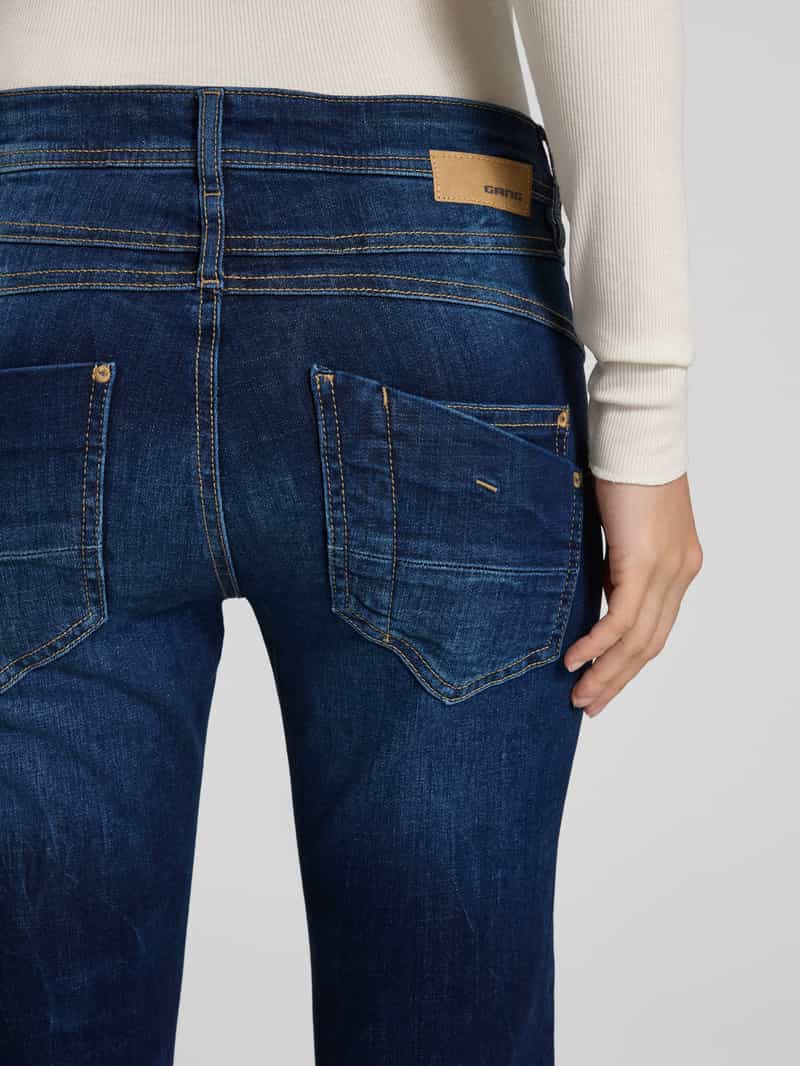 Gang Jeans met steekzakken en labeldetail model 'AMELIE