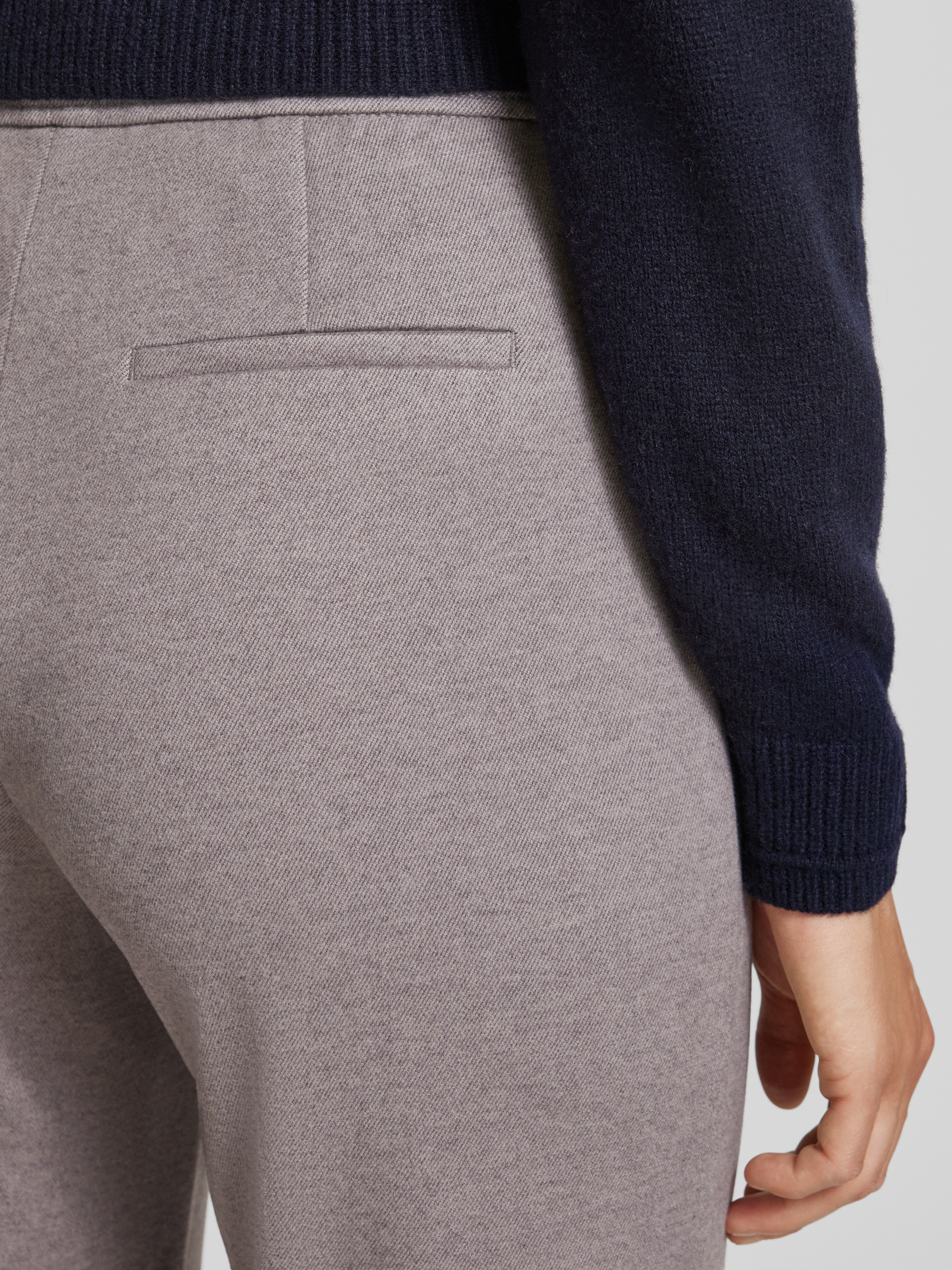 Christian Berg Woman Flared stoffen broek met vaste persplooien