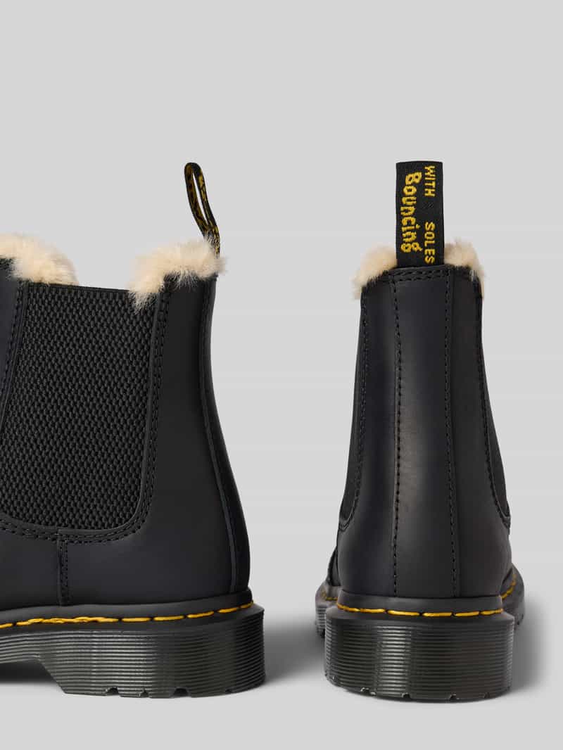 Dr. Martens Chelsea boots met logopatch model 'Leonore'