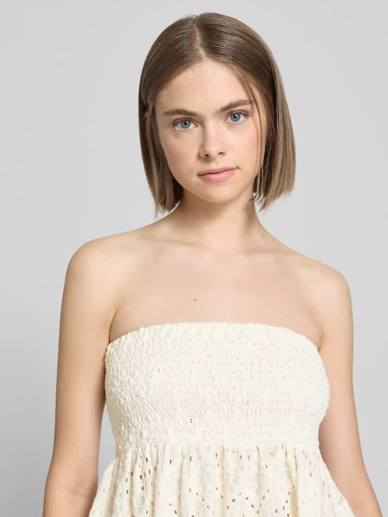 Only Regular fit top met broderie anglaise model 'LLUZ'