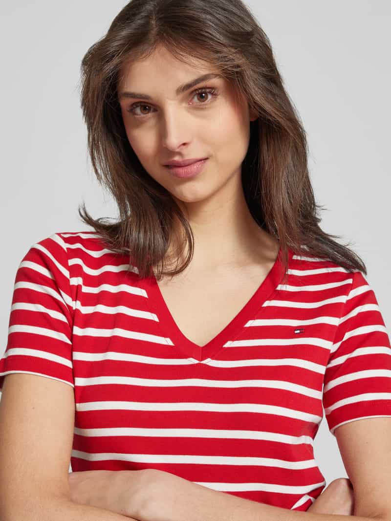 Tommy Hilfiger Slim fit T-shirt met V-hals model 'CODY'