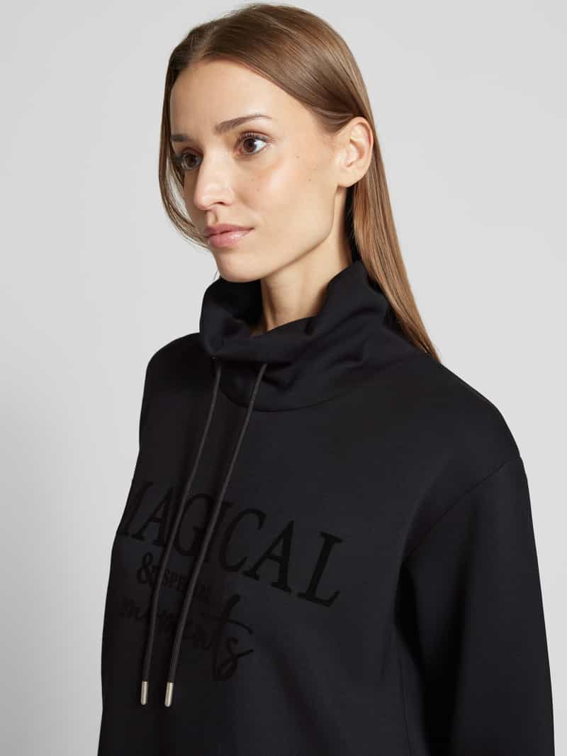 Christian Berg Woman Regular fit sweatshirt met statement in reliëf