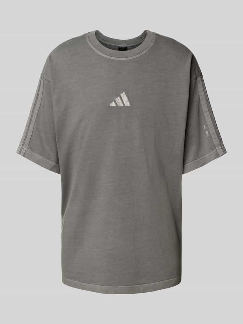 adidas Sportswear Relaxed fit T-shirt met logostitching
