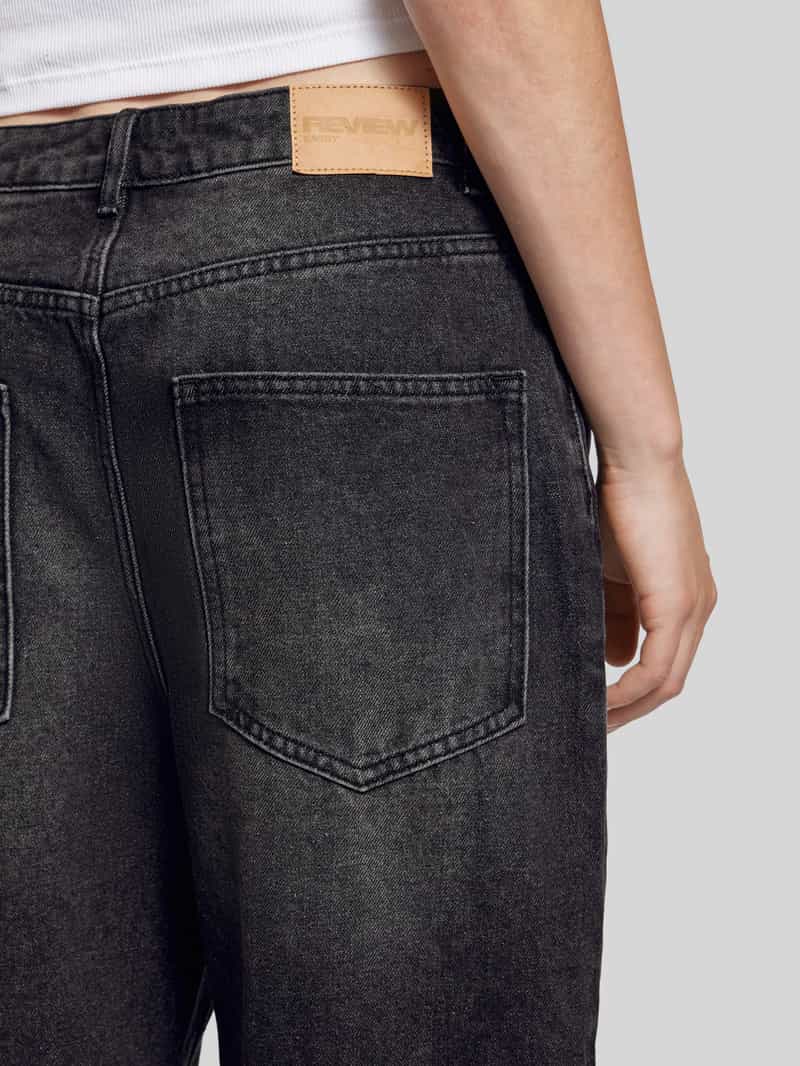 Review Essentials baggy jeans