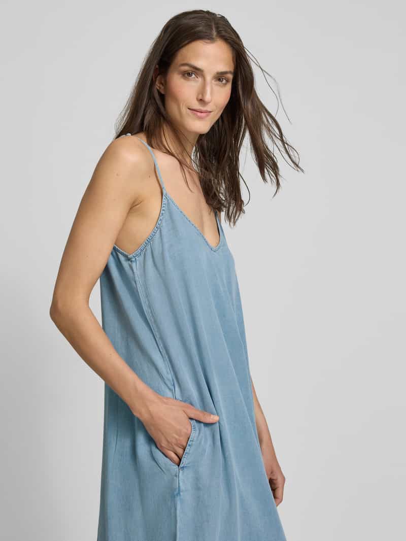 My Essential Wardrobe Jeansjurk met afgeronde V-hals model 'Nelly'