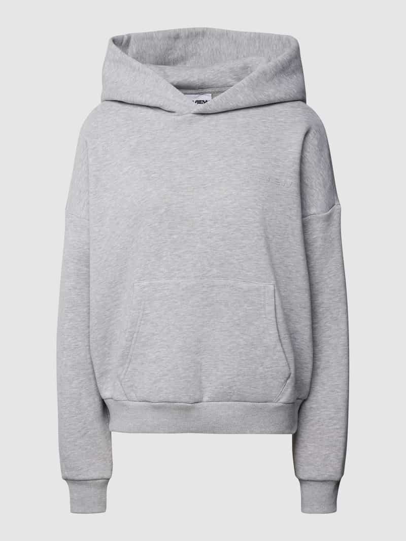 Review Hoodie met labelstitching