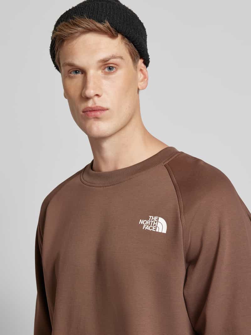 The North Face Sweatshirt met labelstitching model 'RAGLAN REDBOX CREW'