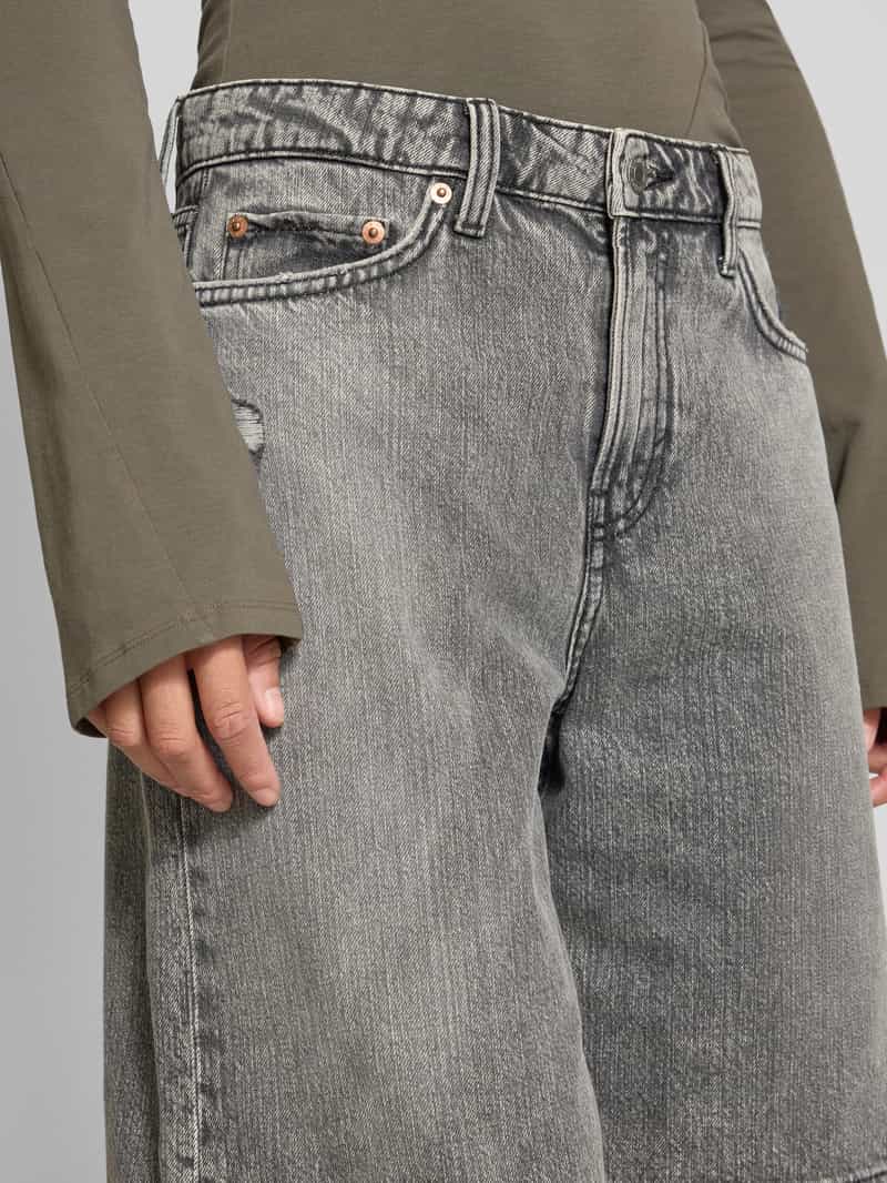 Weekday Regular fit korte jeans in 5-pocketmodel model 'MONTEREY'