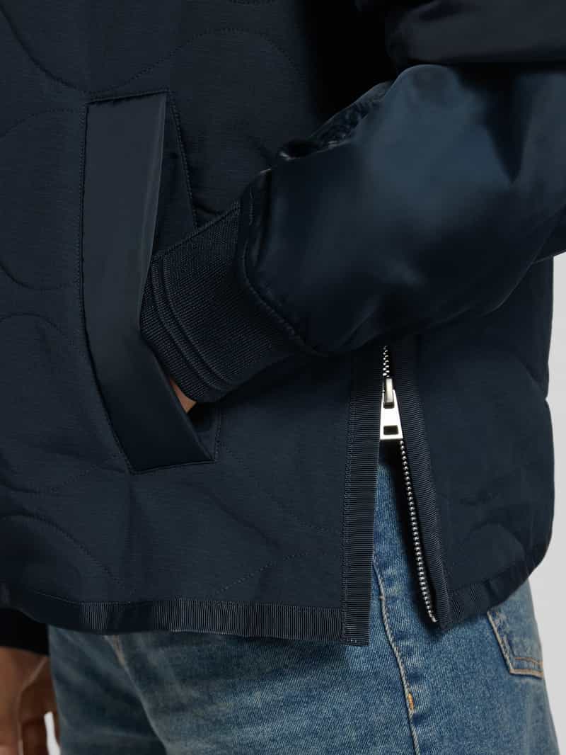 Opus Jack met opstaande kraag model 'JESSE'