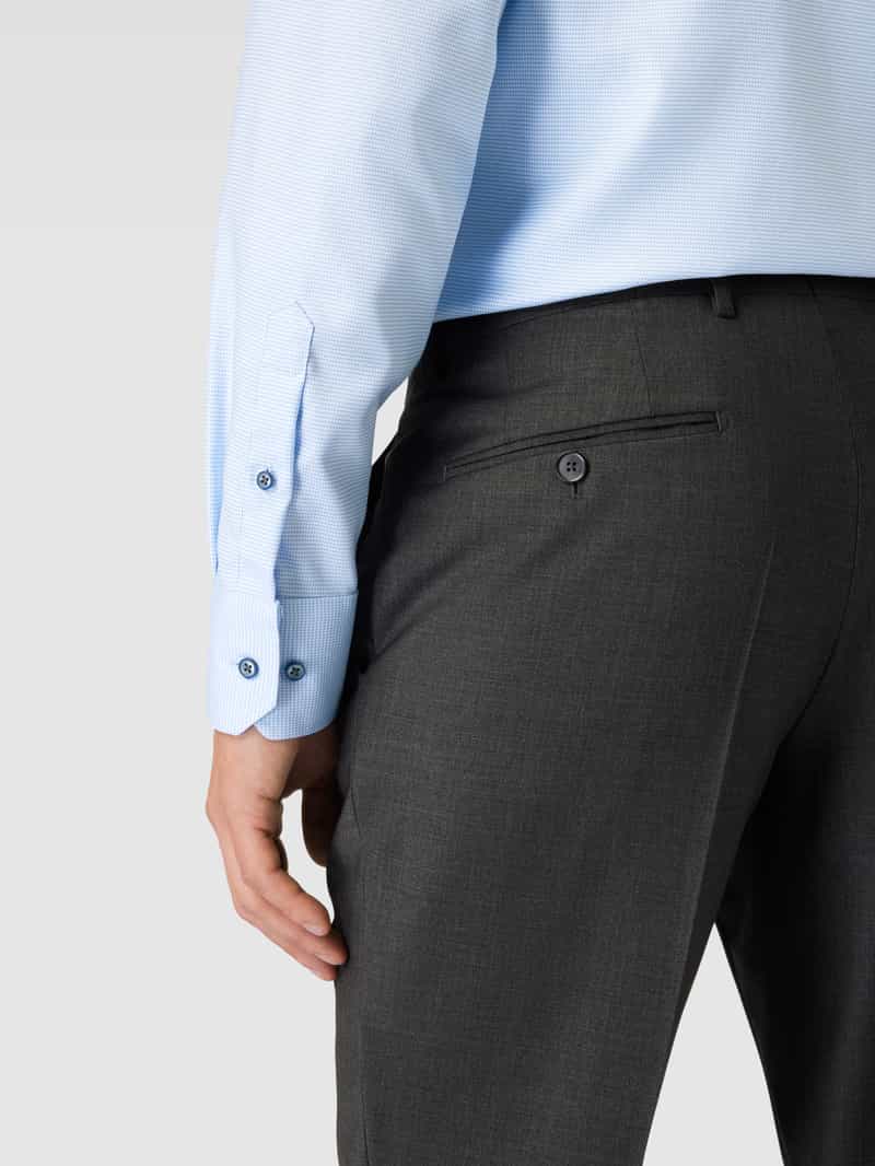 Koszula biznesowa o kroju Modern Fit z kołnierzykiem typu kent