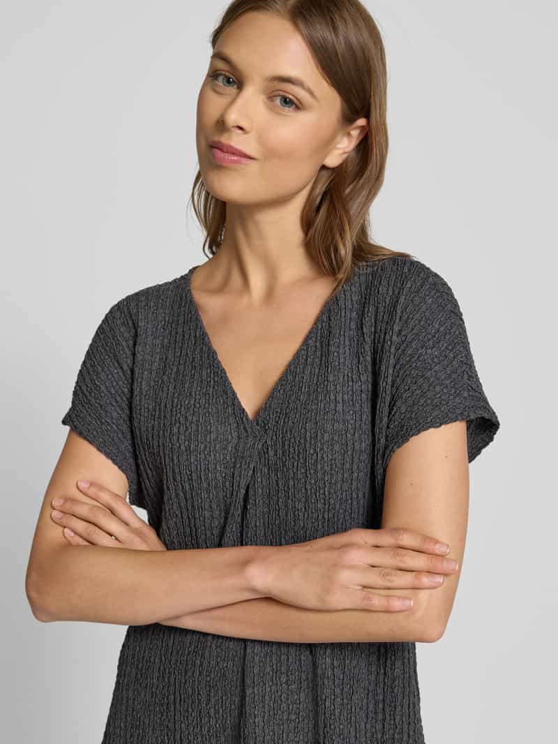 Christian Berg Woman Relaxed fit T-shirt met V-hals en sierplooi