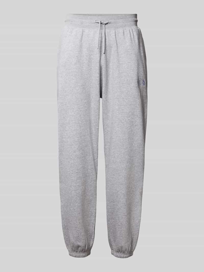 The North Face Regular fit sweatpants met labelstitching