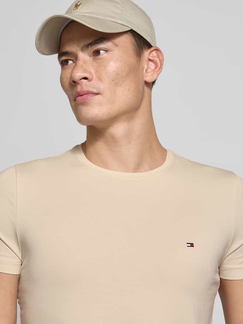 Tommy Hilfiger Slim fit T-shirt van een mix van katoen en elastaan