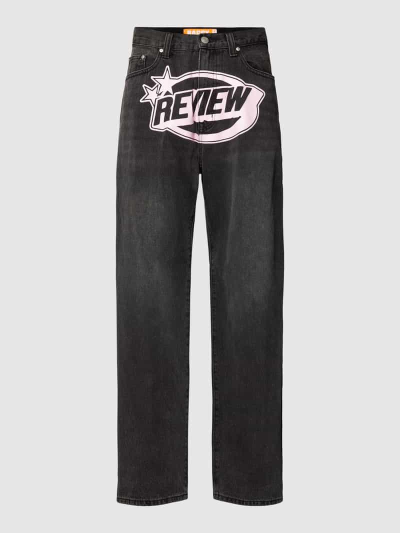 REVIEW Baggy jeans met gewatteerde logoprint