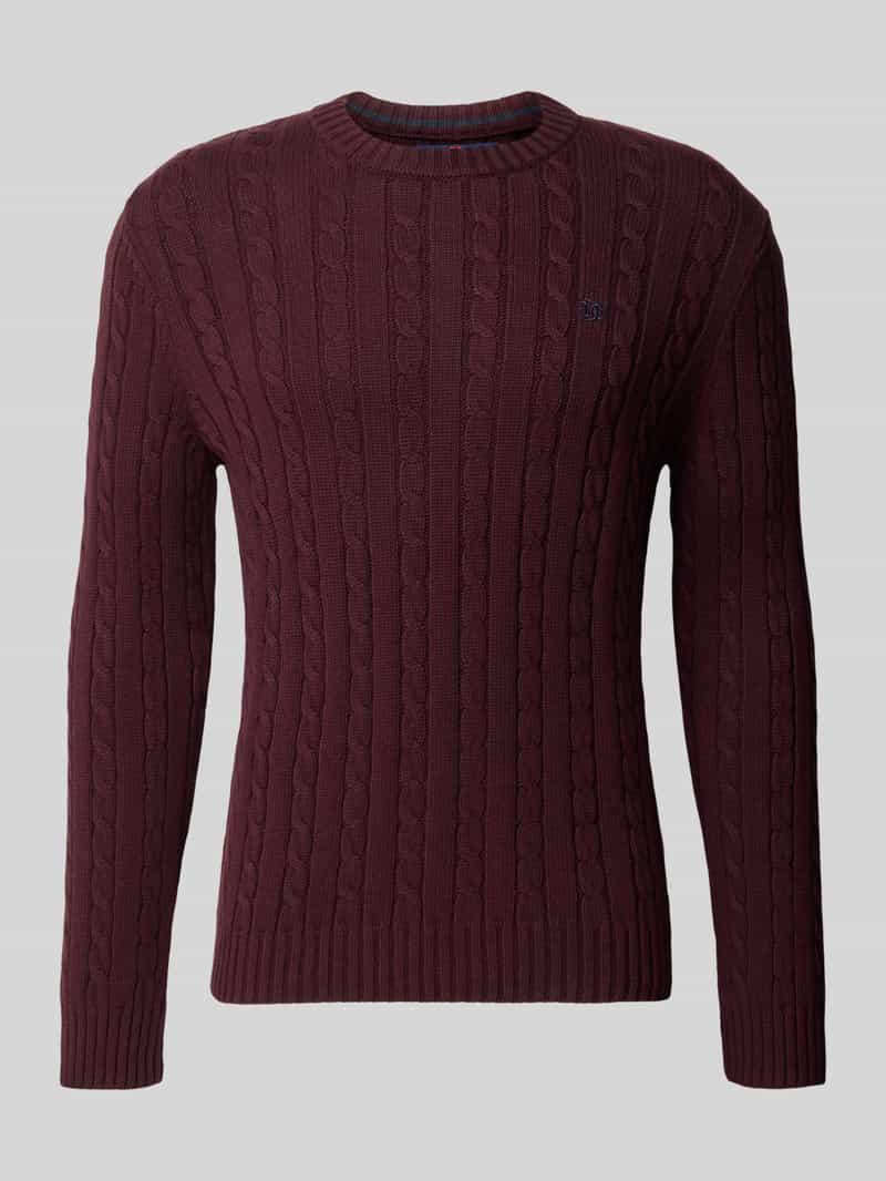Slim gebreide pullover met kabelpatroon