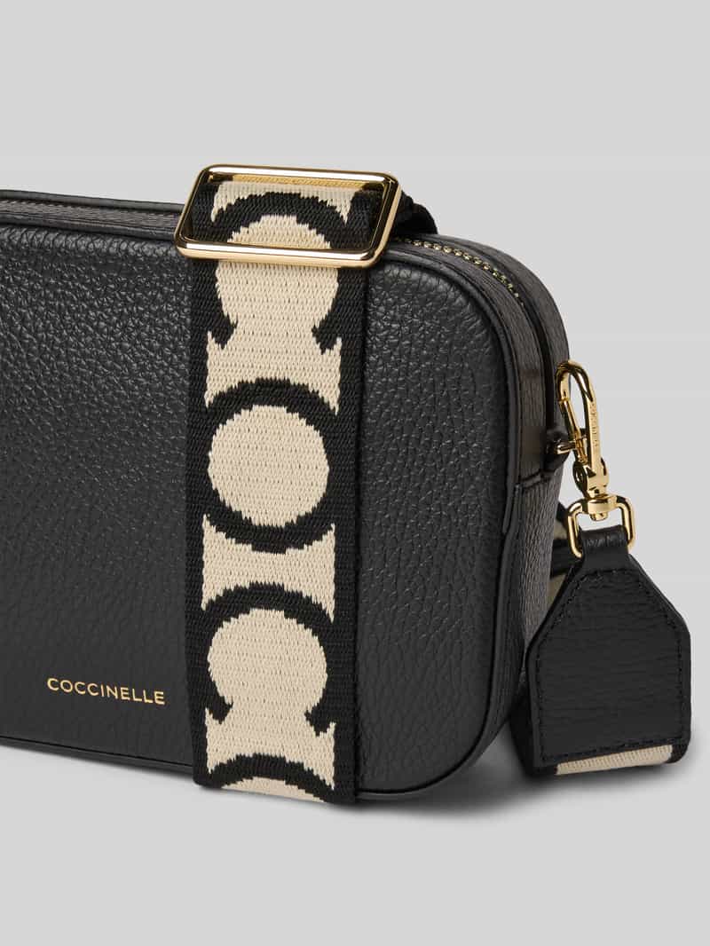 Coccinelle Handtas met labelapplicatie model 'TEBE'