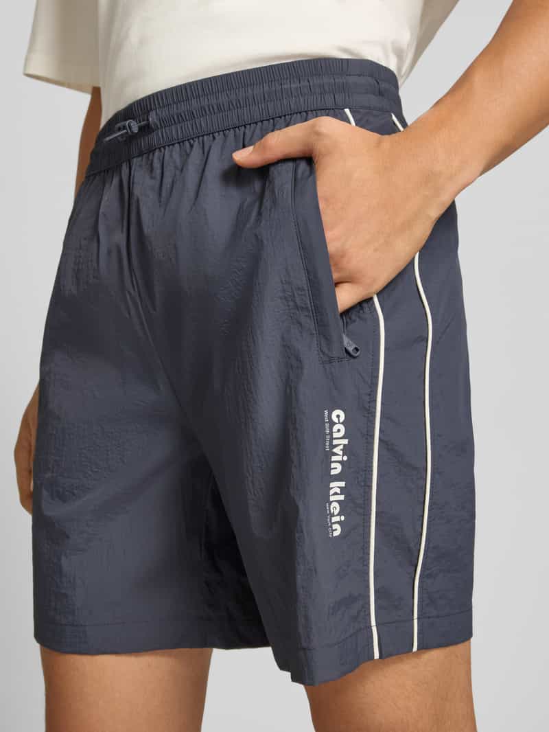 Calvin Klein Jeans Korte straight leg broek met labelprint