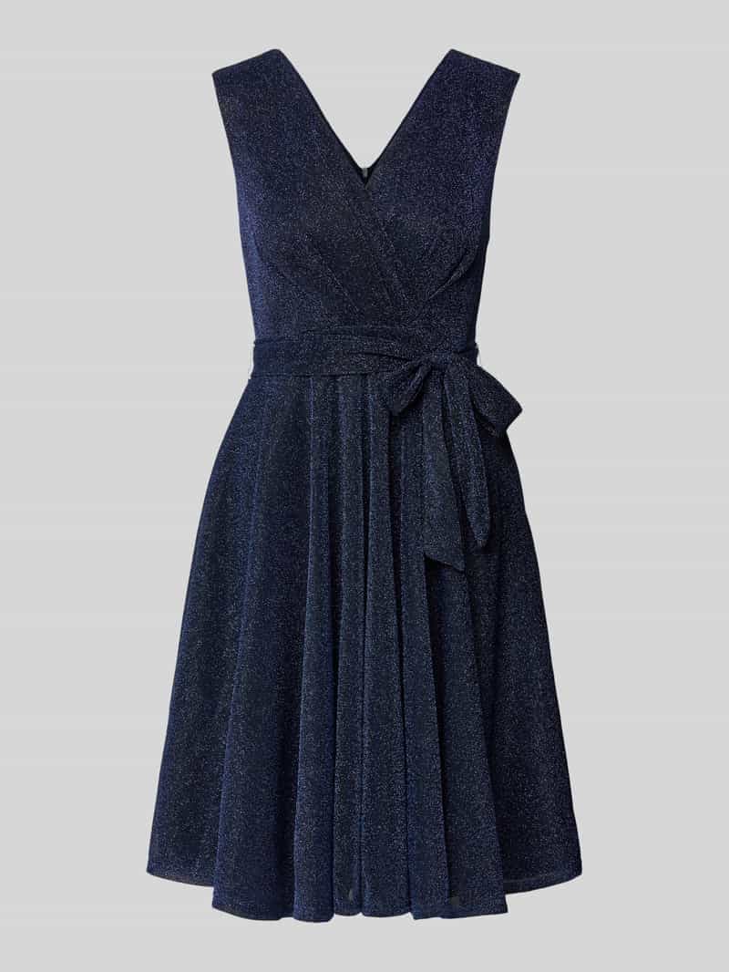 Apricot Knielange jurk met V-hals