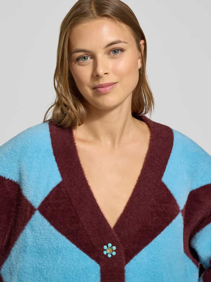 Essentiel Antwerp Oversized gebreid jack met bloemvormige knopen model 'IWHO'