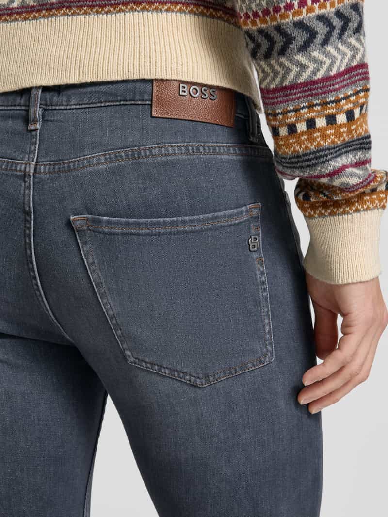Boss Slim fit jeans in labeldetail model 'Delaware'
