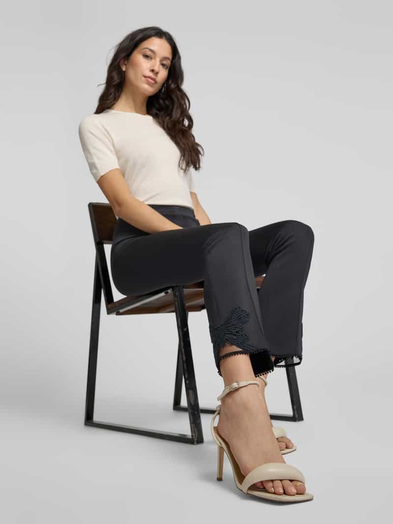 Marc Cain Feminine fit stoffen broek met motiefstitching