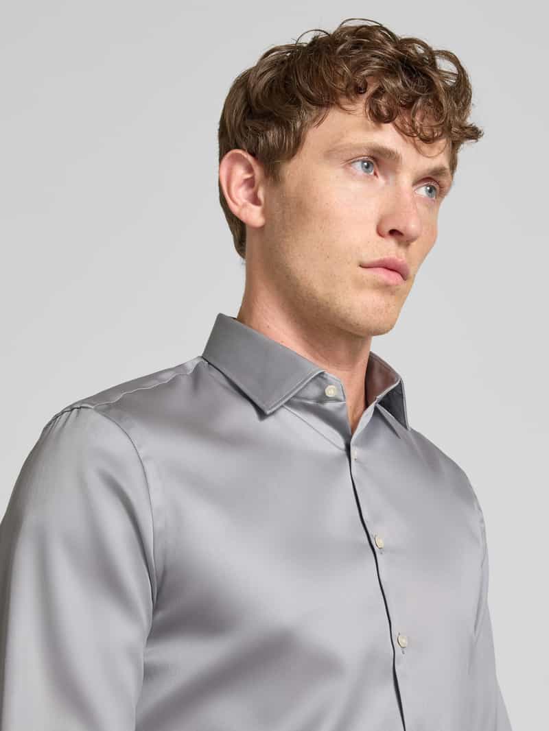 Jake*s Slim fit zakelijk overhemd met kentkraag