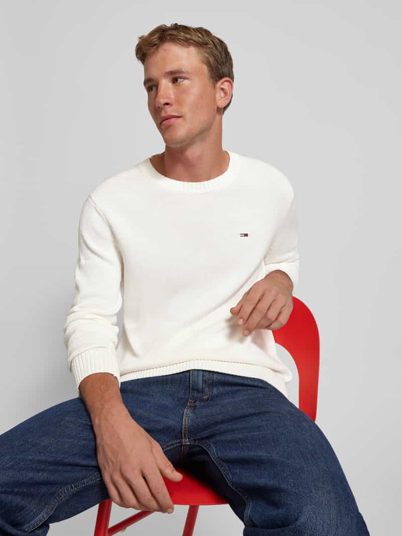 Tommy Jeans Slim fit gebreide pullover met logobadge